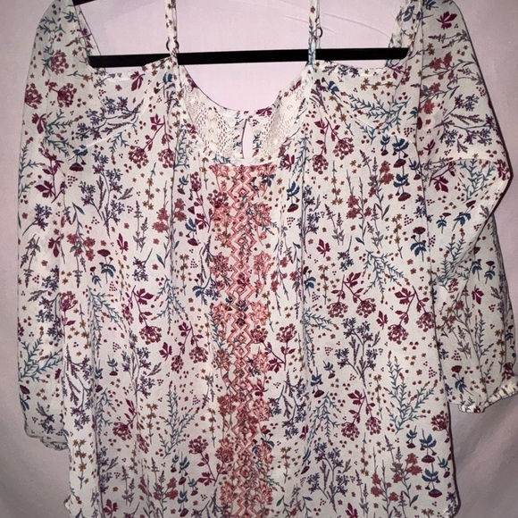 Women’s Rewind Floral Cold Shoulder Blouse - Picture 2 of 9